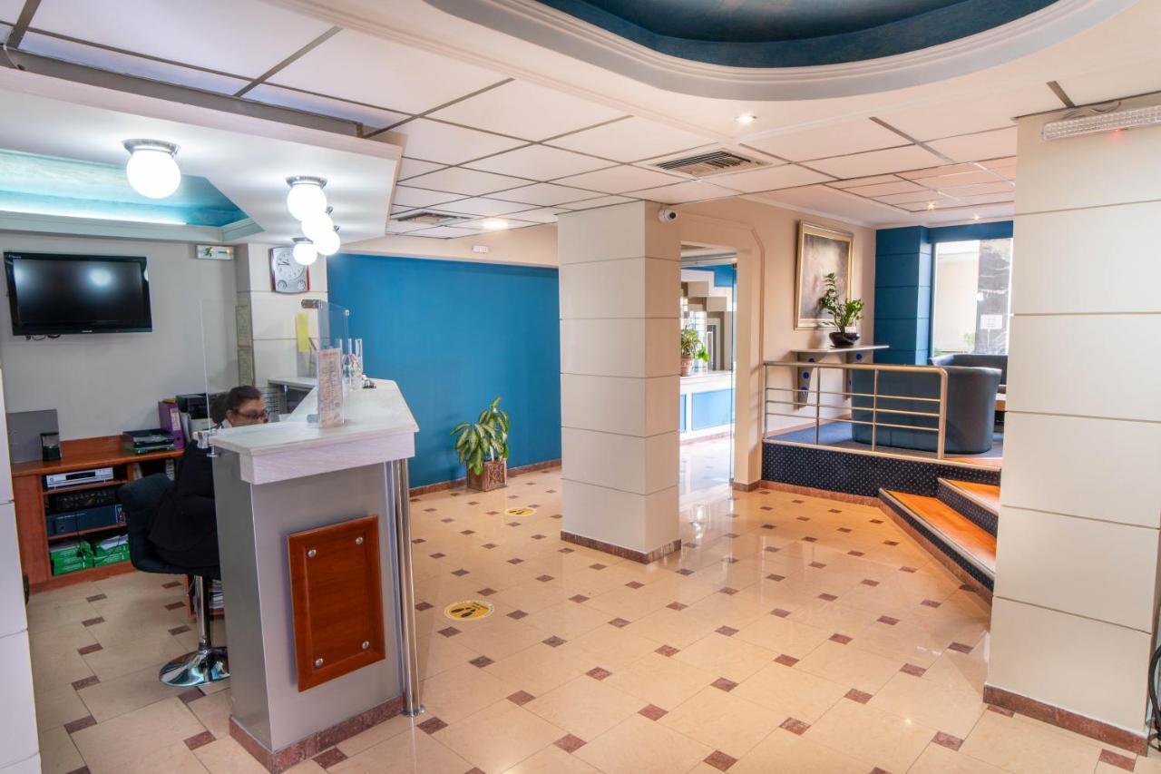 Anita 2* Pireus